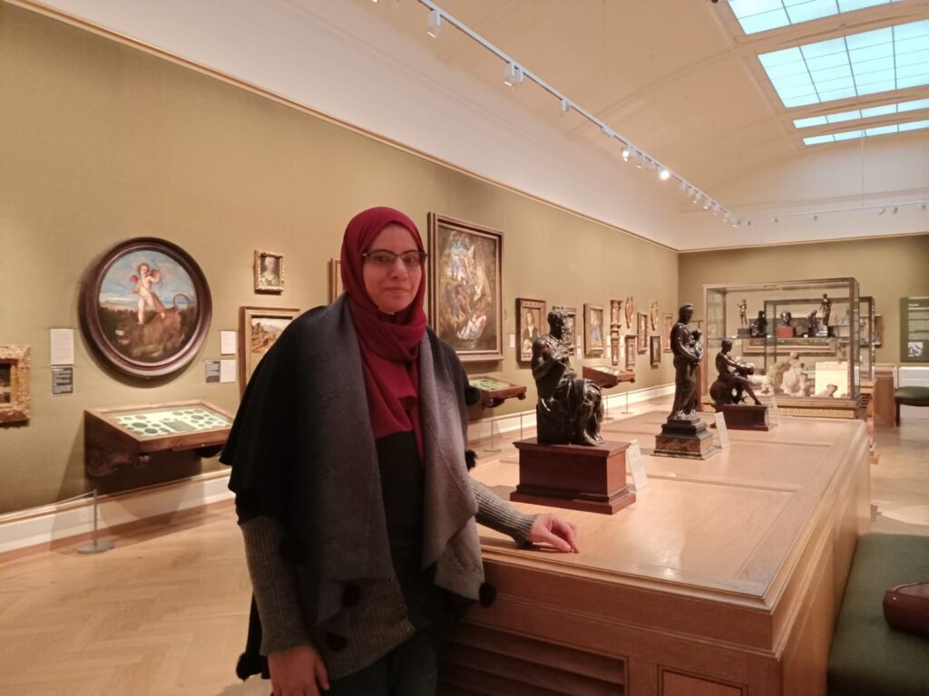 Omnia Zaghlol in a museum gallery