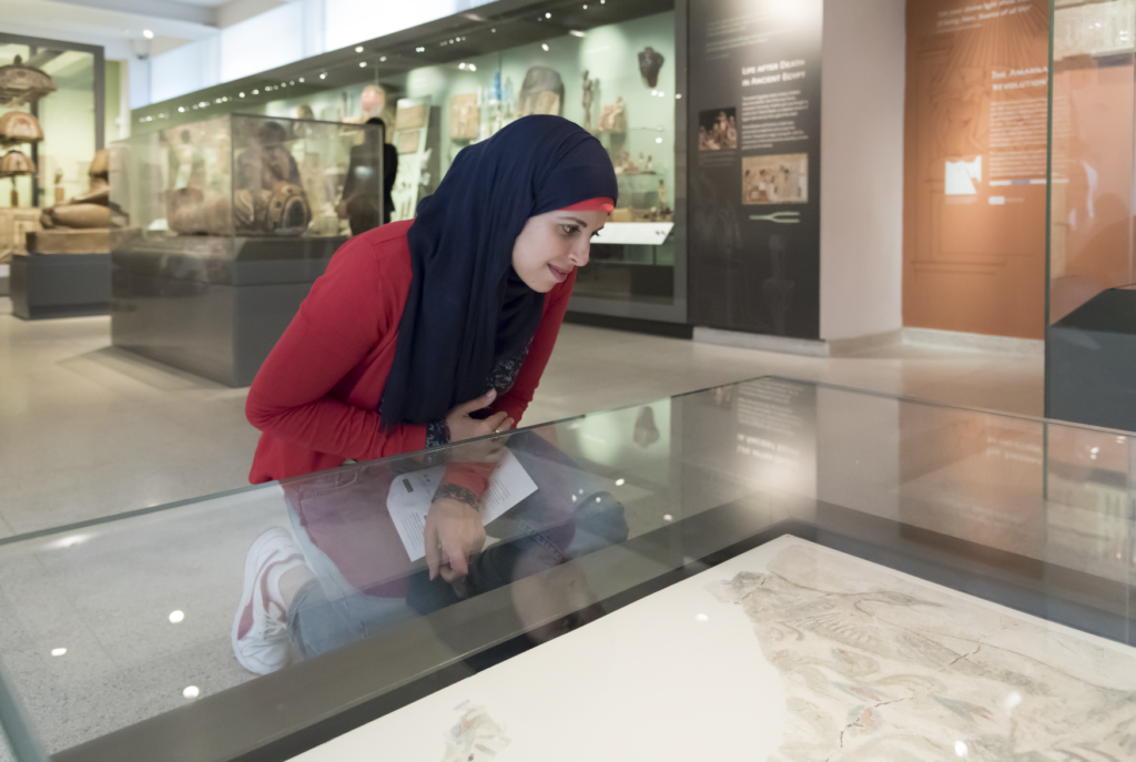 ITP fellow Heb Khairy looks at a museum display at the Ashmolean Museum