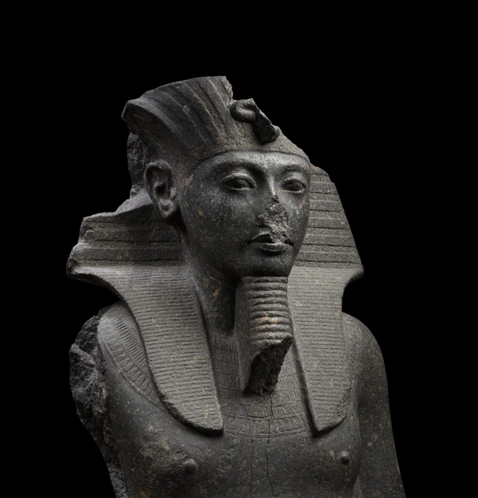 Statue of Tutankhamun in granodiorite.