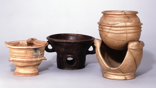 Clay pottery bowls from Nigeria with raised circumferential ridges.