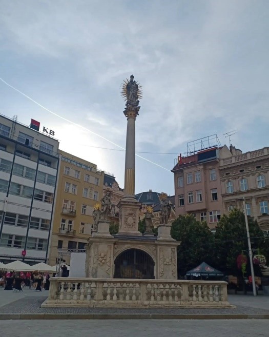 A statue/monument in a town square