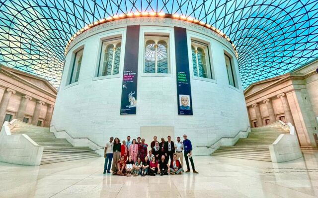 The 2023 ITP cohort standing in front of the reading room at the British Museum.