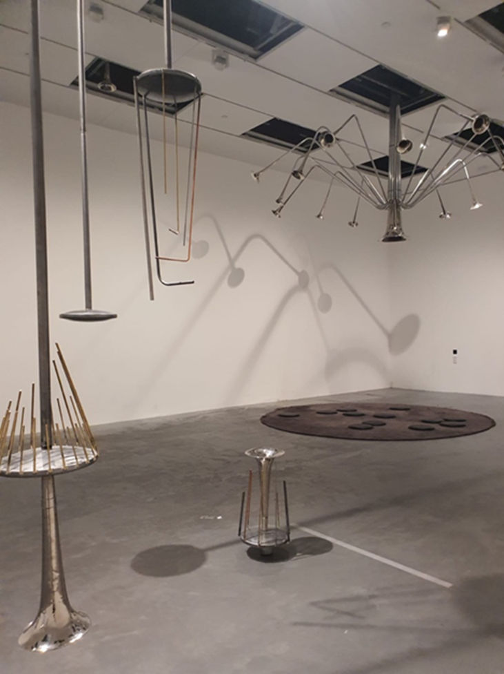 Metal pipes, omitting sound